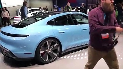 Salon de Los Angeles 2019 : présentation vidéo de la Porsche Taycan 4S