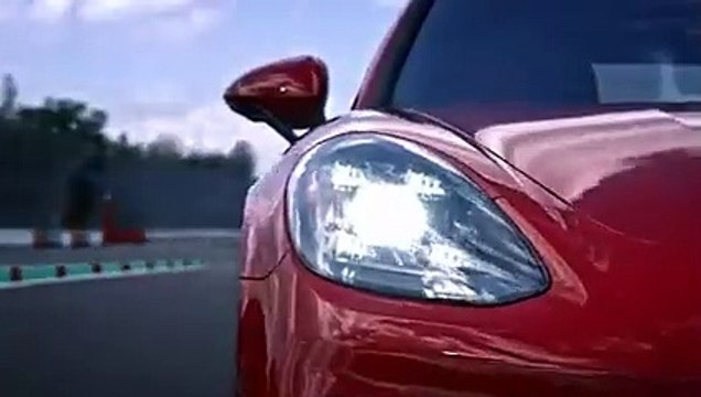 Les nouvelles Porsche Panamera GTS et Panamera GTS Sport Turismo en action