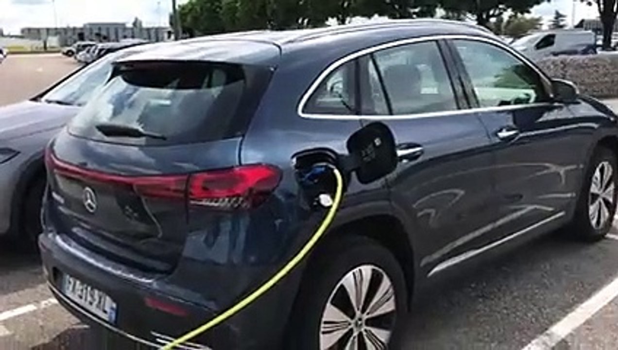 Premier contact avec le Mercedes EQA