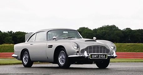 L’Aston Martin DB5 Goldfinger Continuation dévoile tous ses gadgets en vidéo