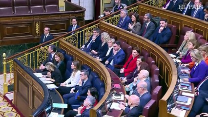 Ovación en el Congreso a Aitor Esteban tras su última pregunta de control