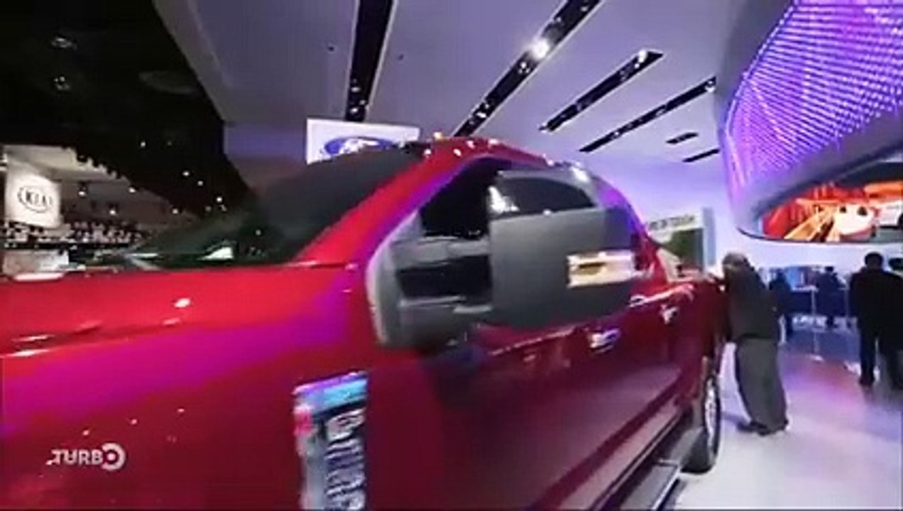 Turbo du 17/01/2016 : Salon Detroit 2016, Peugeot 308 R Hybrid vs. BMW i8, Land Rover Experience...