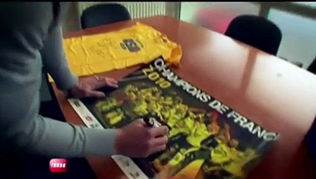 People : Aurélien Rougerie au volant de la Mercedes SLS AMG Roadster (Emission Turbo du 22/01/2012)