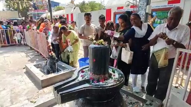 VIDEO: चेन्नई में महाशिवरात्रि पर मंदिरों में शिव भक्तों का लगा मेला