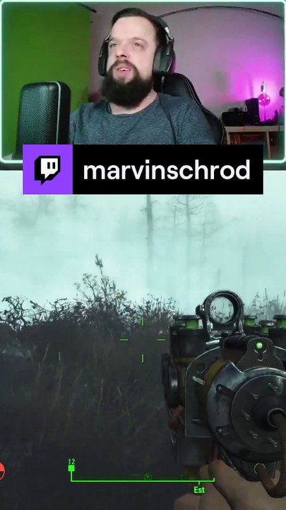 il me regarde d'un oeil