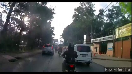 VIDEO: ¡Discutían! Conductor de cisterna atropelló y arrastró a un motociclista