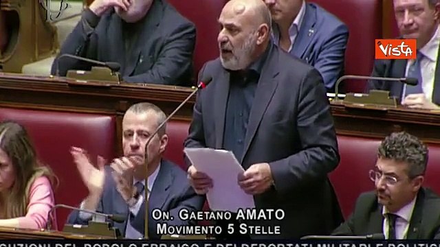 Scintille in Aula tra Amato (M5s) e Candiani (Lega), il grillino: Mi ha detto vai a cag...