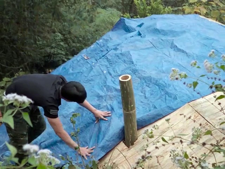 Solo Survival – Building a Small House in the Wild with Bare Hands #survival #camping