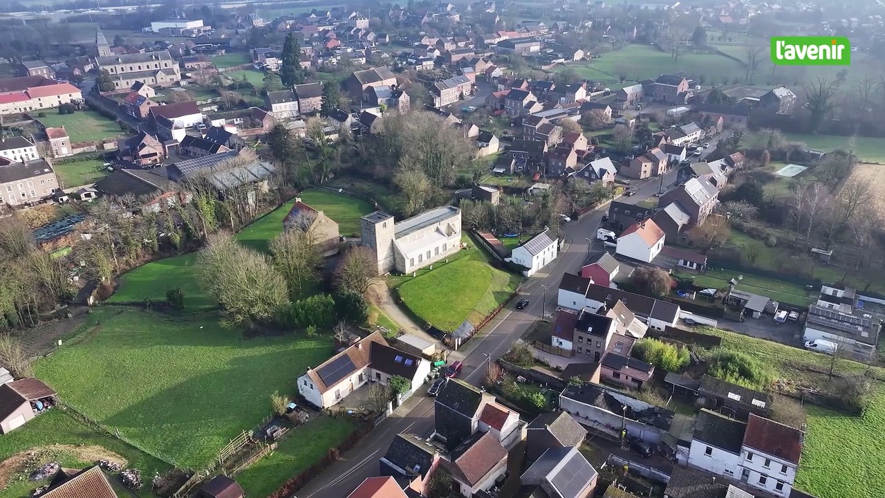L'église au milieu du village : Lincent