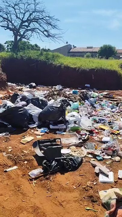 Moradores do Parque das Jabuticabeiras instalam câmeras para combater descarte irregular de lixo