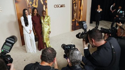 Estrelas do Oscar se reúnem em jantar em Los Angeles