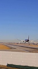 La magistral maniobra de un piloto que evita un mortalchoque de aviones