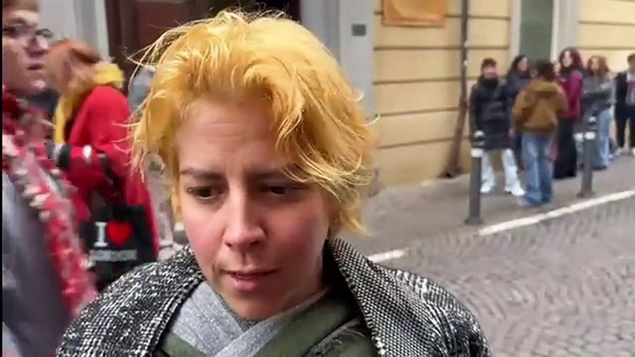 Rimini, il video della protesta al liceo Serpieri: studenti e genitori contro la dirigenza scolastica