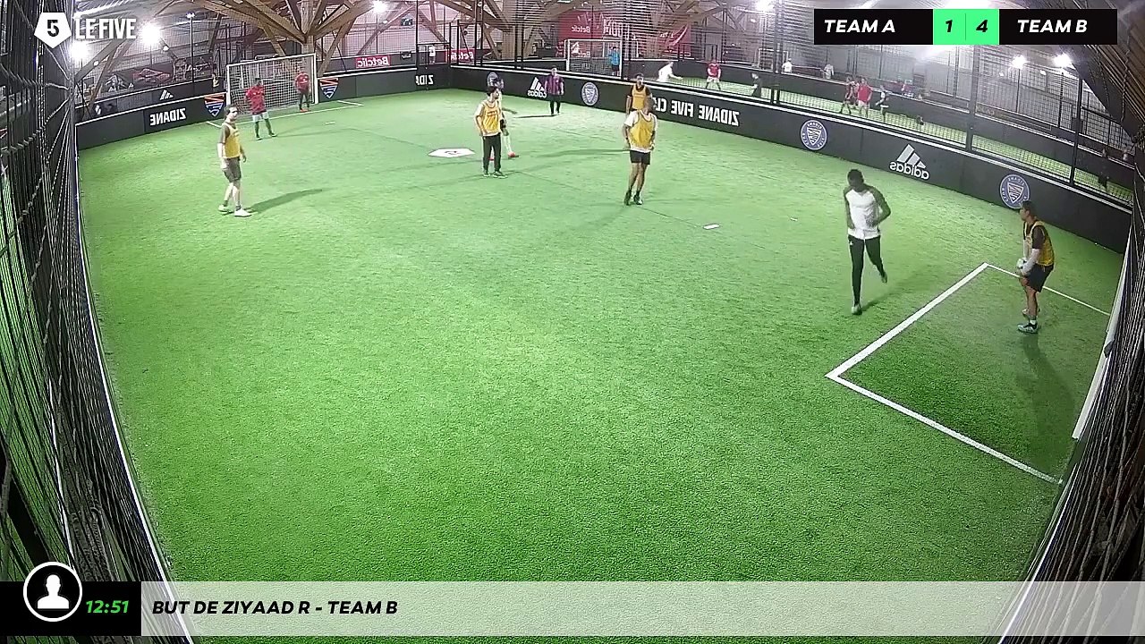 But de Ziyaad R - Team B