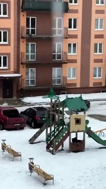 Il devient fou au volant de sa Ford mustang