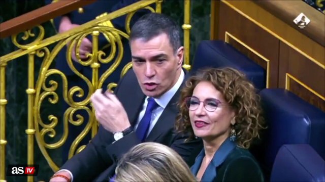 Ovación espectacular a Aitor Esteban en su último día en el Congreso