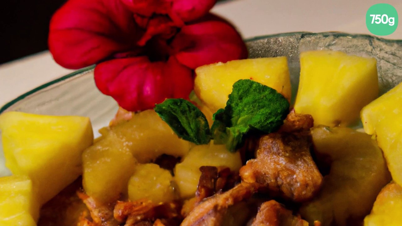 Sauté de porc à l'ananas et combava
