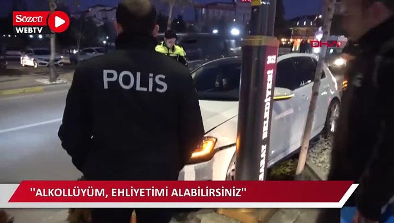 Önce yayaya, ardından direğe çarpan otomobilin sürücüsü: Alkollüyüm, ehliyetimi alabilirsiniz