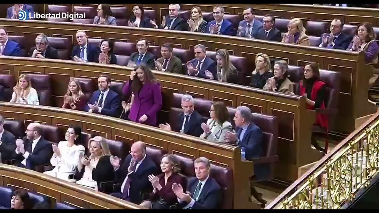 Ester Muñoz a María Jesús Montero: "La soberbia se la deja a usted en la puerta"