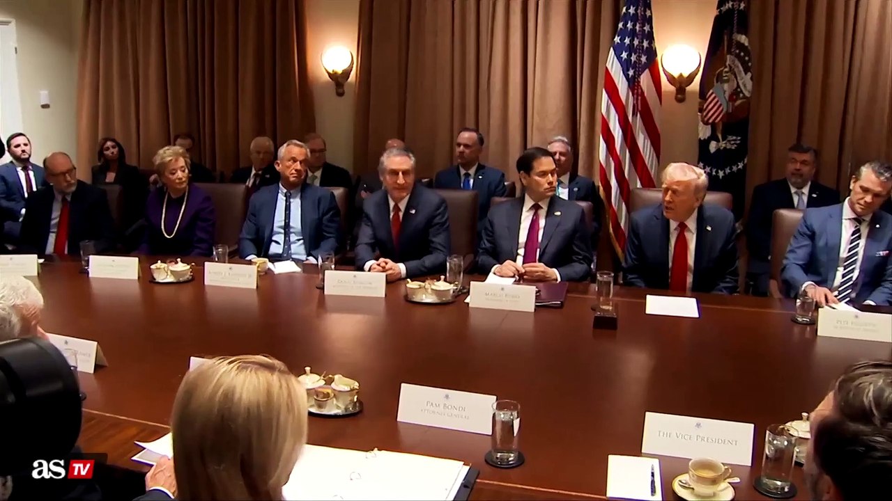 Trump in first cabinet meeting warns of more government layoffs