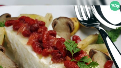 Dos de cabillaud sauvage d'Alaska, vierge de Goji  au pomelo garni d'une poêlée de reinette, céleri et cèpes