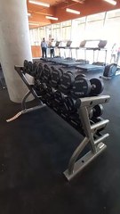 Escuela Bancaria y Comercio