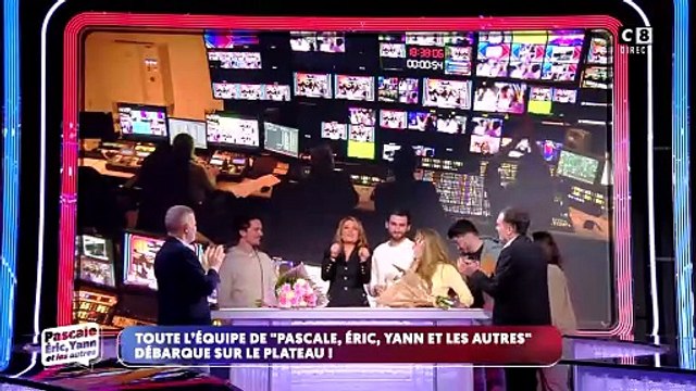 Fin de C8 : Regardez les 4 dernières minutes de l'émission de Pascal de la Tour du Pin, très émue, qui a fait ses adieux aux téléspectateurs
