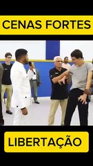 Demônio terrível dentro da igreja