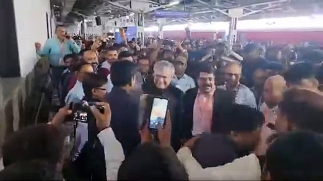 Railway Minister Ashwini Vaishnaw met RPF personnel, railway officials at Prayagraj Railway Station