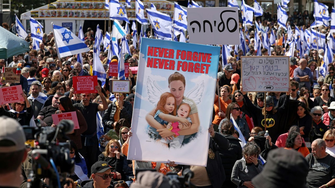 Hamas-Geiseln Shiri Bibas und ihre Kinder beigesetzt