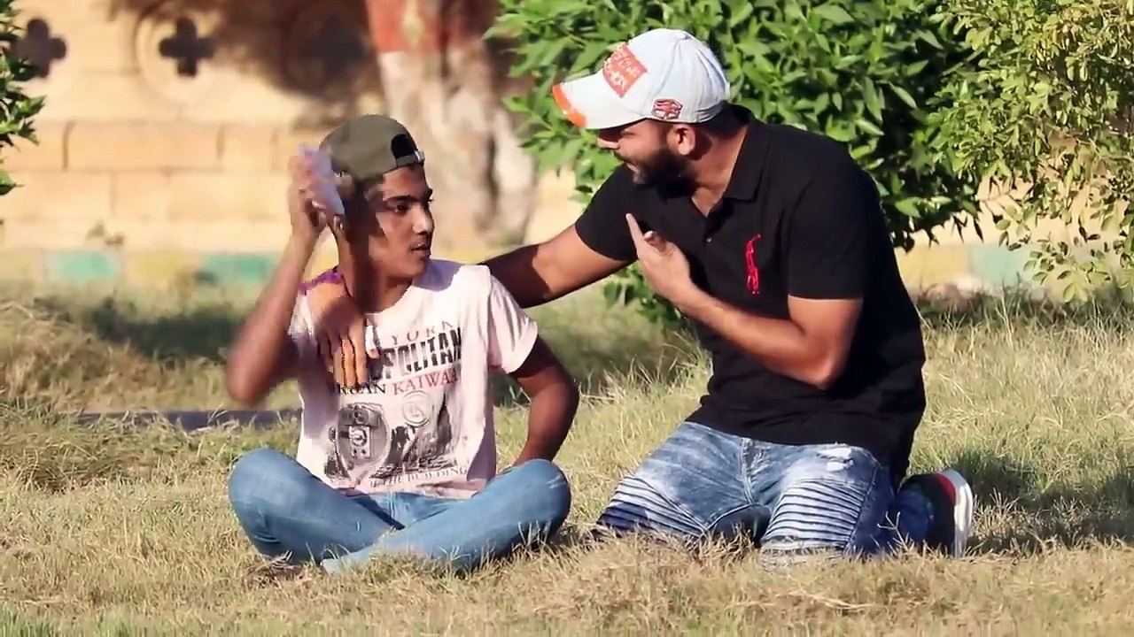 Extra Hand On Shoulder Prank | Pranks In Pakistan