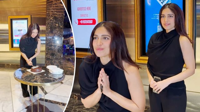 Mere Husband Ki Biwi एक्ट्रेस Bhumi Pednekar ने बॉलीवुड में पूरे किए 10 साल, पैप्स के साथ काटा केक