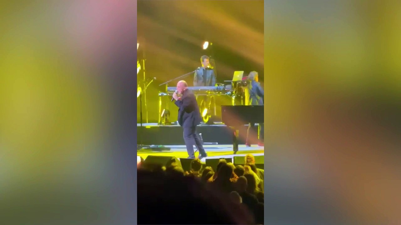 "Frail" Billy Joel falls over on stage during gig