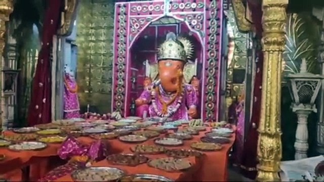 मोती डूंगरी गणेश मंदिर में सजाई फूल बंगला और 56 भोग की झांकी, दर्शन के लिए उमड़े श्रद्धालु