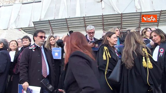 Riforma giustizia, il flash mob dei magistrati davanti alla Cassazione contro separazione carriere