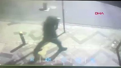 Maskeli saldırganlar restoranda dehşet saçtı: Yaralılar var