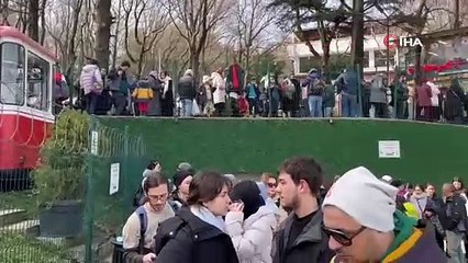 Bursa'da tepki çeken arıza! Metrelerce kuyruk oluştu