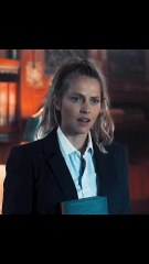 You_ll must not guess how old this vampire😂