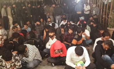 डेढ़ सौ युवक-युवतियों को रेव पार्टी करते पकड़ा