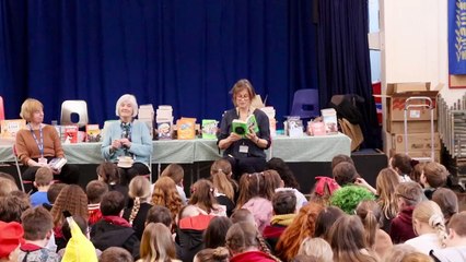 Bookery volunteers read books from the collection to pupils (Will Goddard, Crediton Courier)3