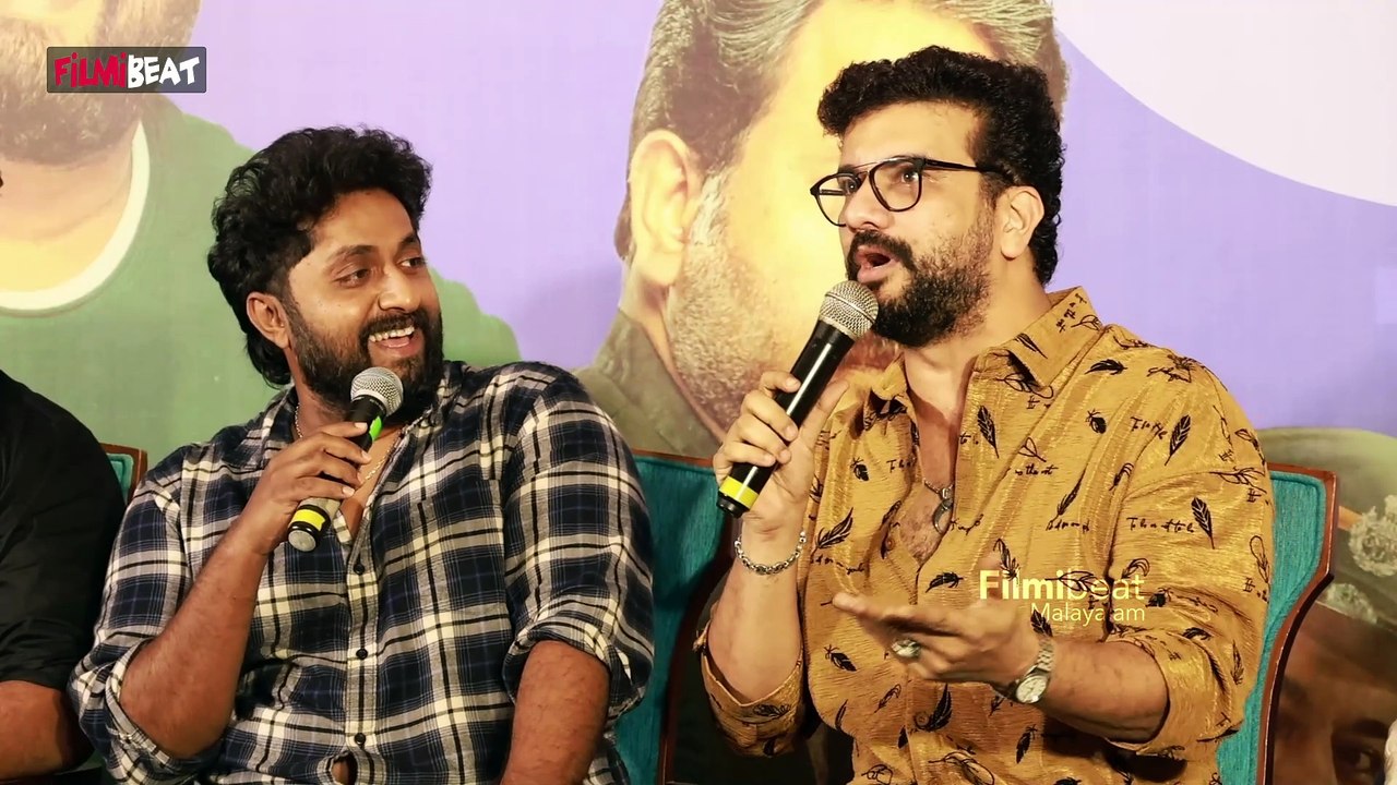 'ഇനി നീ ഒന്നും പറയണ്ട അല്ലേൽ നിന്നെ പിടിച്ച് പു...