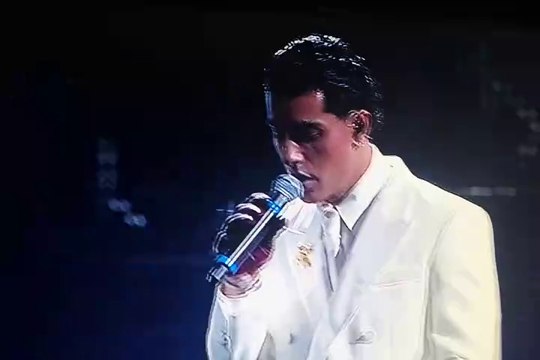TONY EFFE DAMME UNA MANO FESTIVAL DI SANREMO 25 1 SERATA