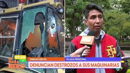 Protestaban en la Plaza: Constructores denuncian que fueron atacados y dañaron su maquinaria