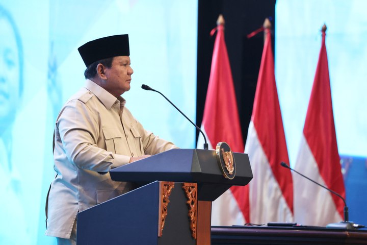 Prabowo Harap Lulusan Sekolah Rakyat bisa Angkat Keluarga Keluar dari Kemiskinan