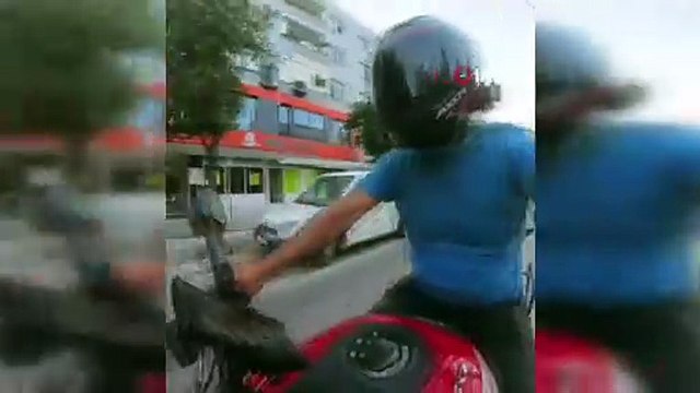 Adana'da akıl almaz görüntüler: Bahşiş için 150 metre koşup kaputa atladı