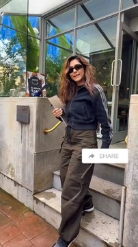 Bollywood Actress Mrunal Thakur was Spotted in Bandra Mumbai 🔥🥰❤️ #mrunalthakur #bollywood #actresses #actressreels