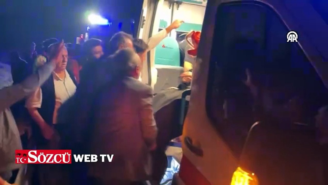 Sivas'ta devrilen otomobildeki 5 kişi yaralandı