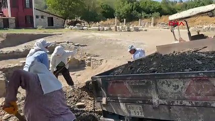 Türkiye'nin 3 bin 500 yıllık antik kentine kente kadın eli değdi