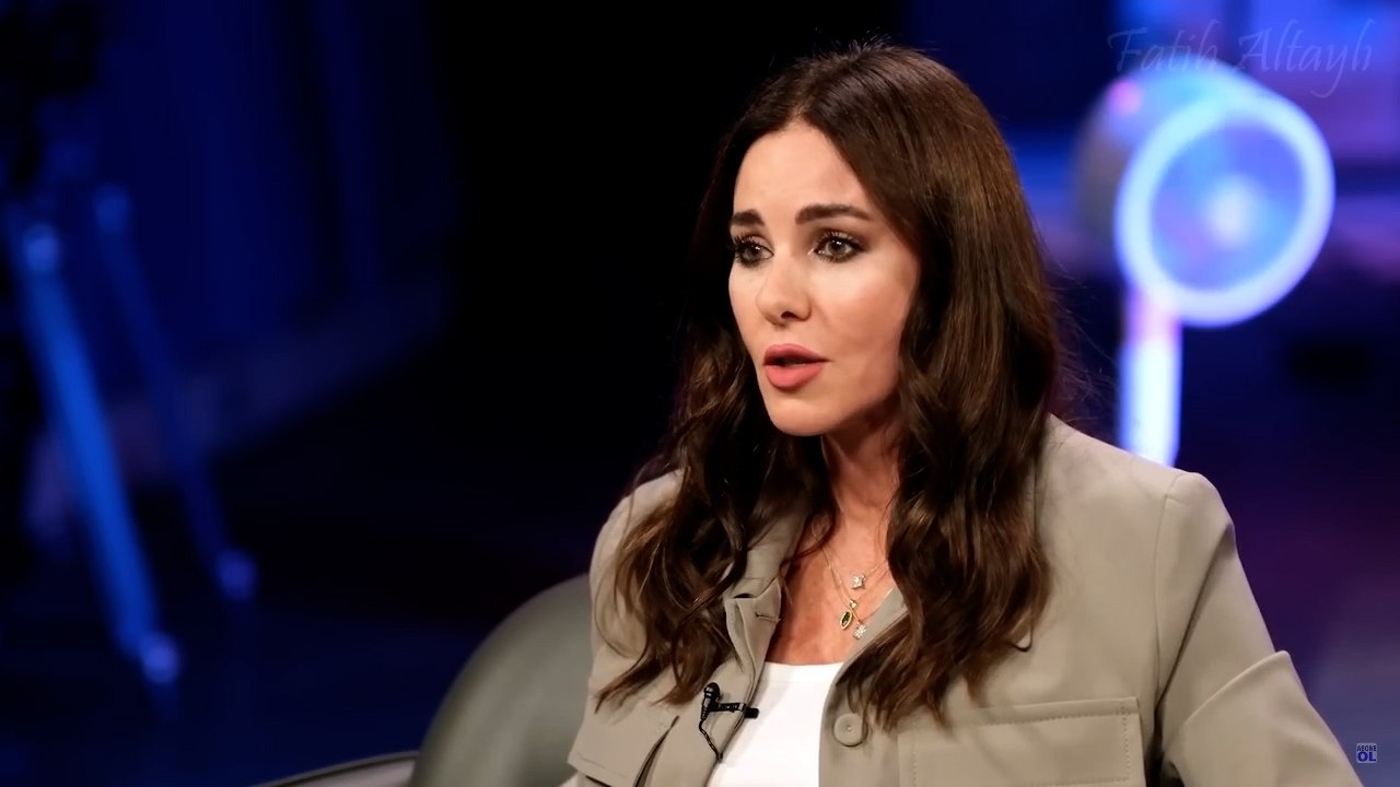 Defne Samyeli yineledi: Türkiyeli değilim, Türk'üm; bizi birbirimize bağlayan hamur bu