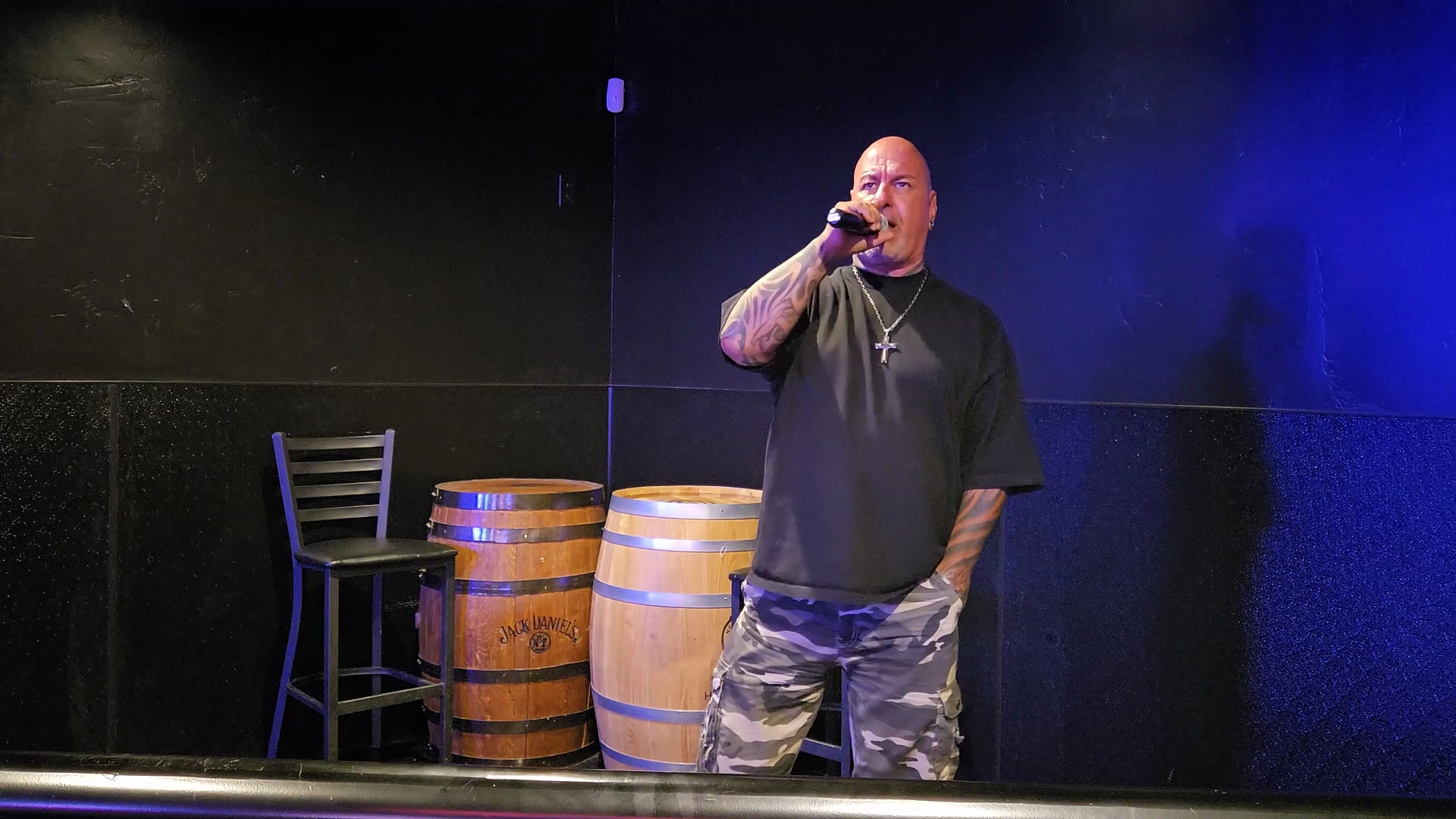 BRYAN ADAMS - HEAVEN (PERFORMED LIVE AT THE WESTERNER)